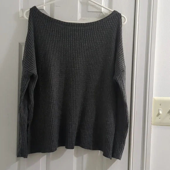 American Eagle Gray Soft & Sexy Plush Cold Shoulder Thermal Long Sleeve - Picture 3 of 7